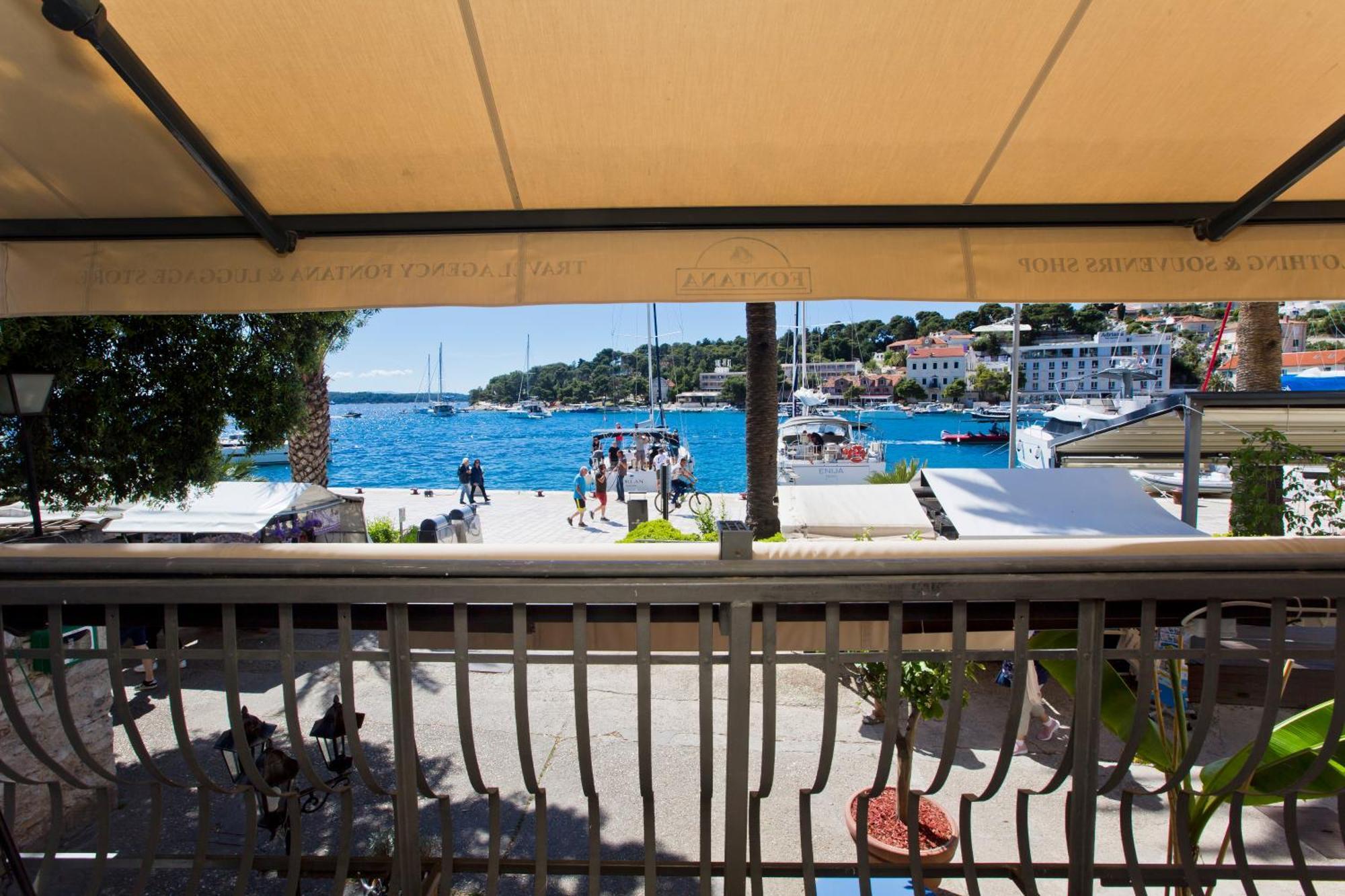 Riva Yacht Hvar Town Apartment Exterior photo