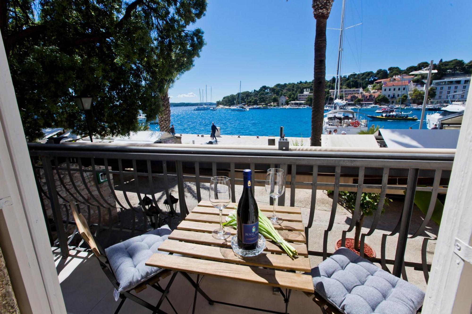 Riva Yacht Hvar Town Apartment Exterior photo