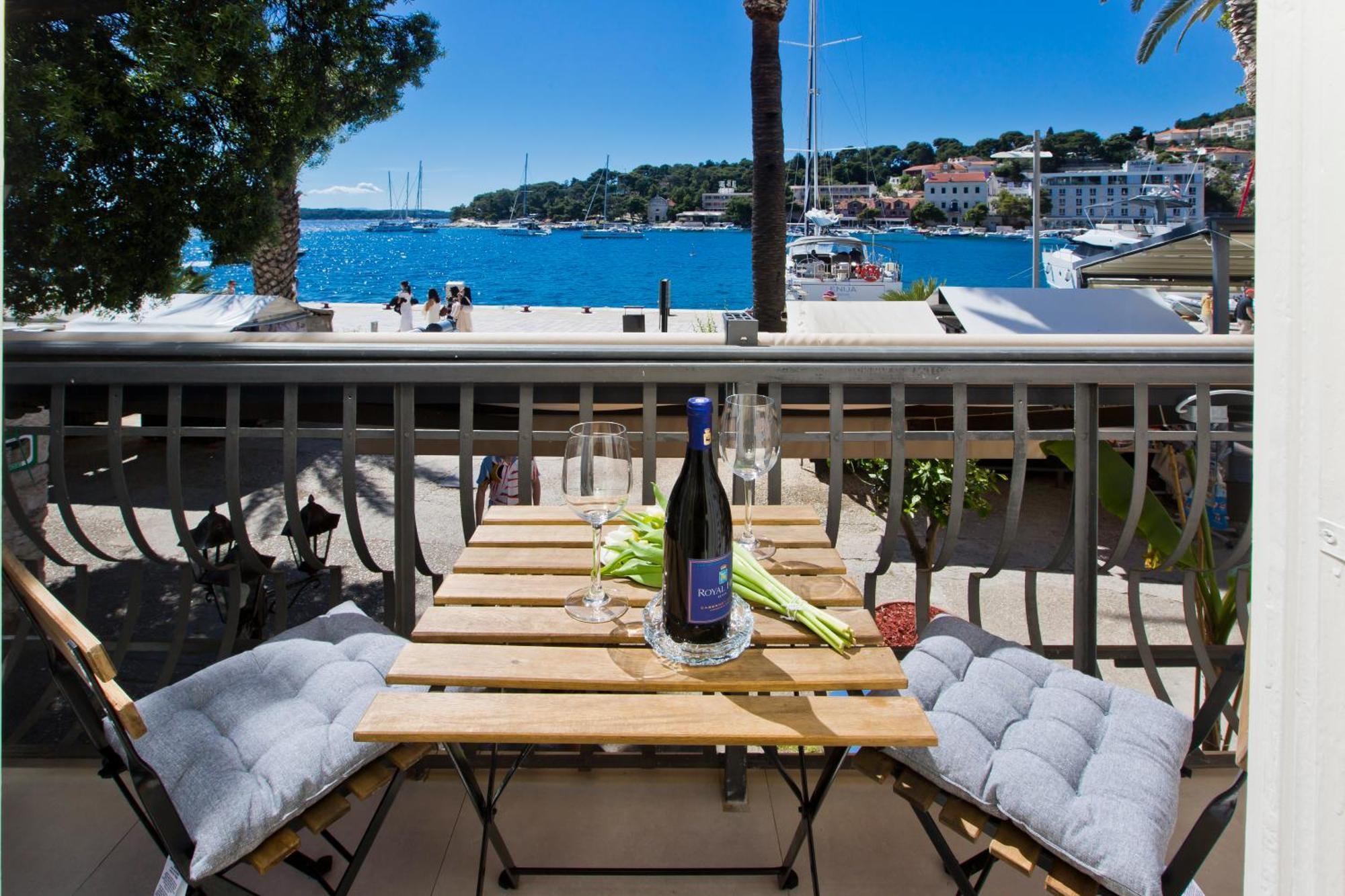 Riva Yacht Hvar Town Apartment Exterior photo
