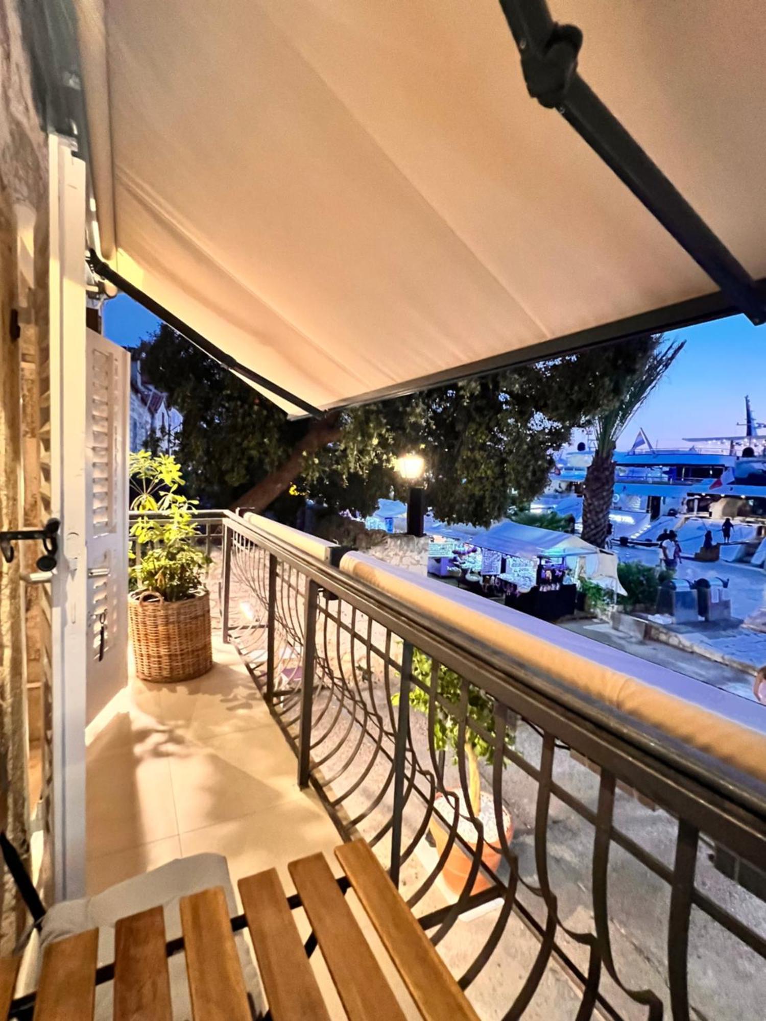 Riva Yacht Hvar Town Apartment Exterior photo